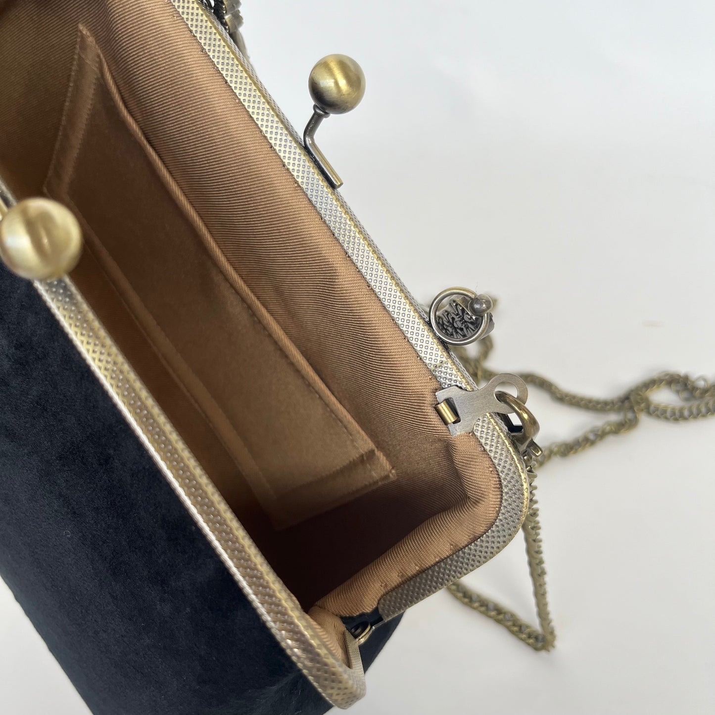 Sac en velours avec poignée noire
