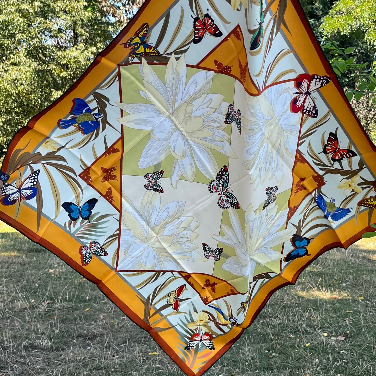 Reversible scarf (different colors) 106003- Hand-rolled edges (Copy)