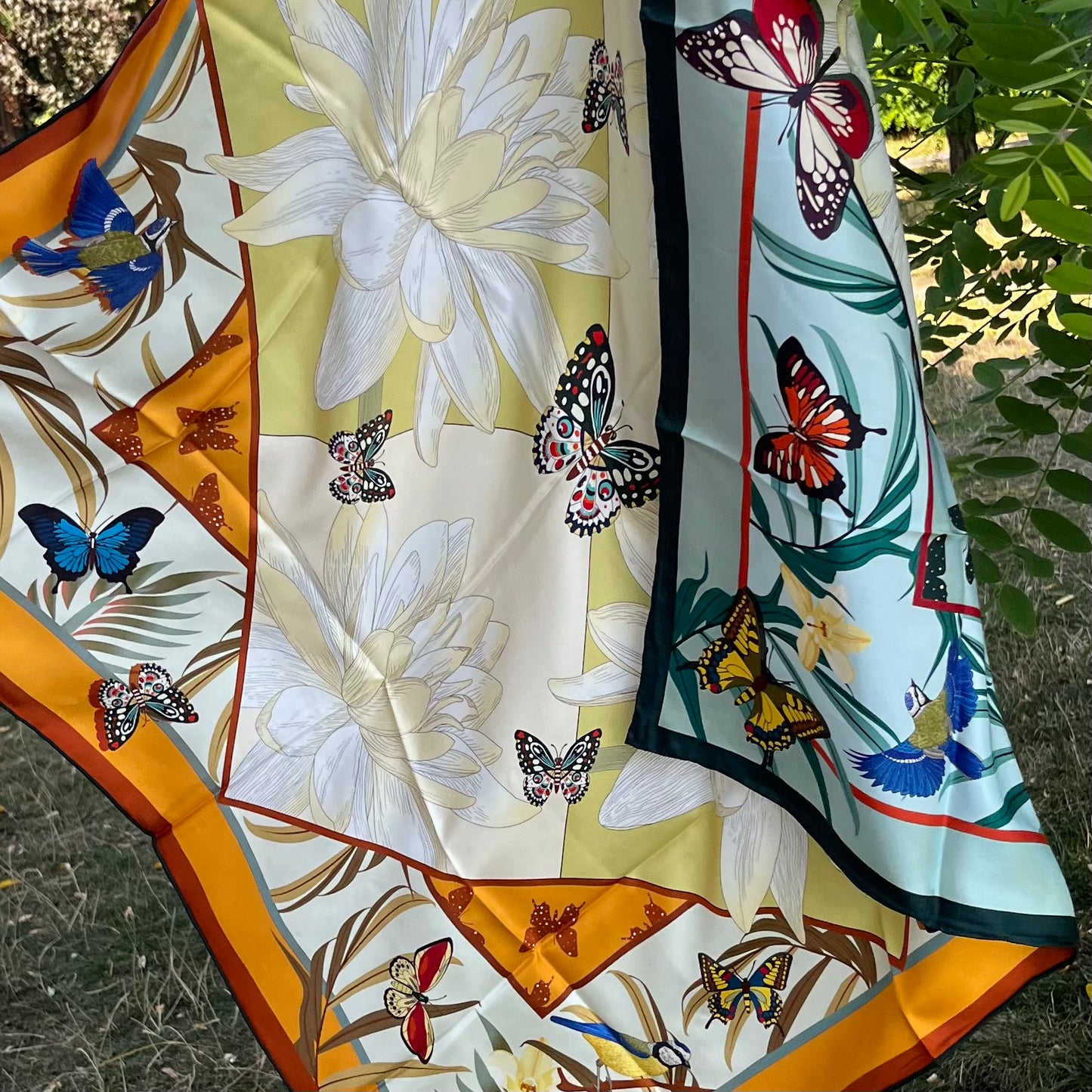 Reversible scarf (different colors) 106003- Hand-rolled edges (Copy)